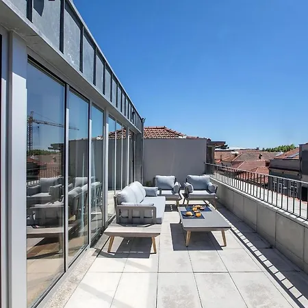 Apartment Luminous Premium Loft W/ac & Terrace By Lovelystay