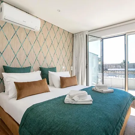 Luminous Premium Loft W/ac & Terrace By Lovelystay Porto