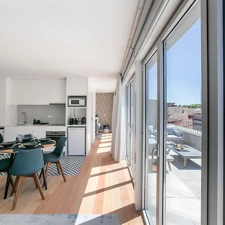 Luminous Premium Loft W/ac & Terrace By Lovelystay Apartment